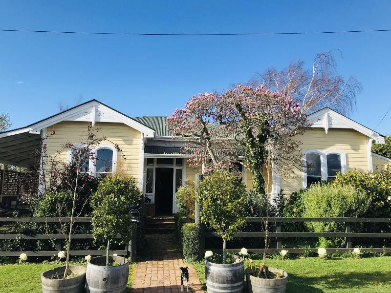 Prodigal Daughter Gourmet Lodge image