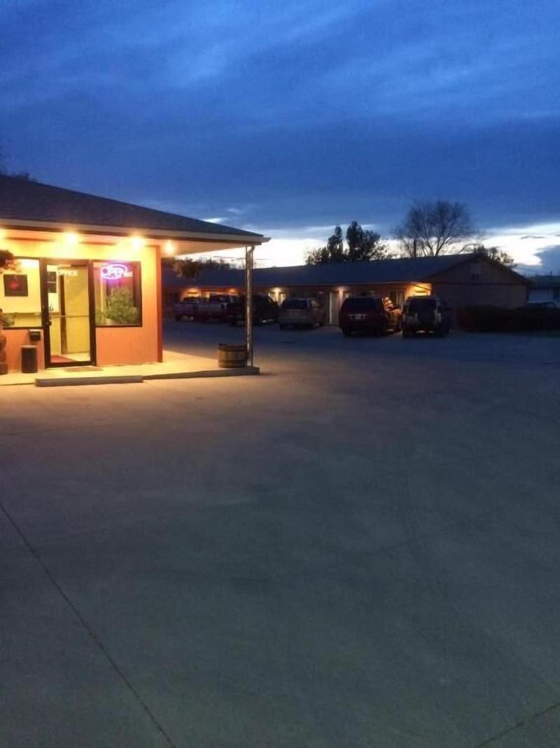 Wheels Motel image