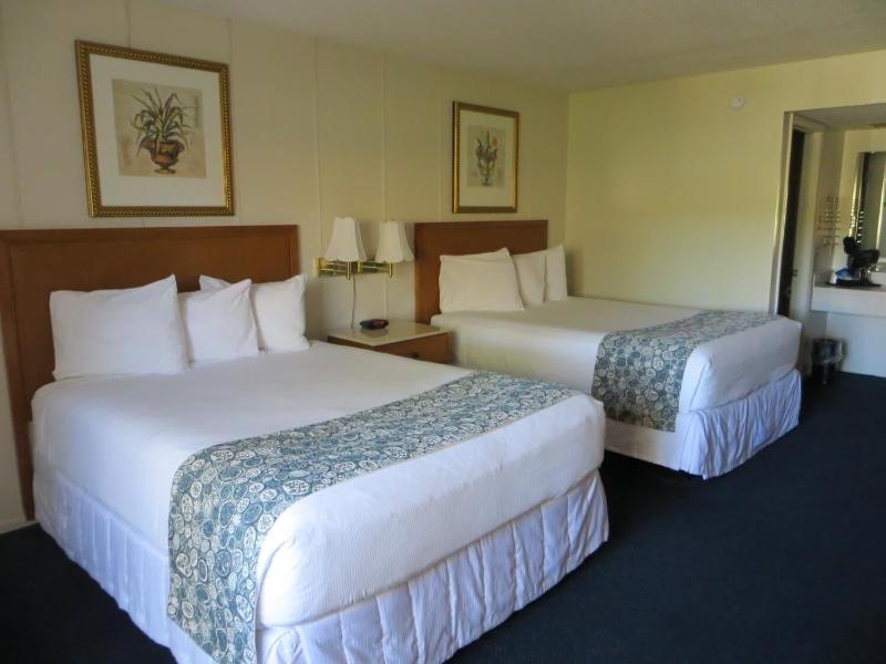 The Central Motel image 2