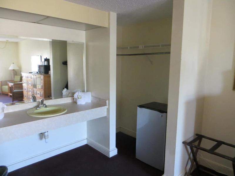 The Central Motel image
