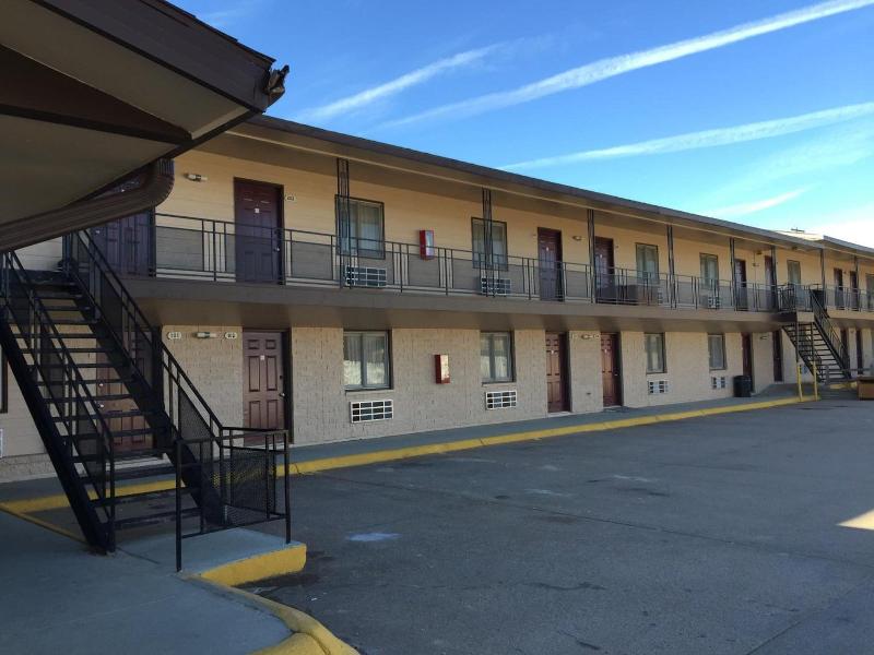 Midlands Lodge image