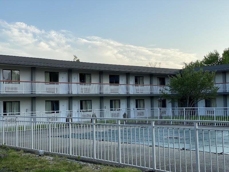 Sprucewood Inn image