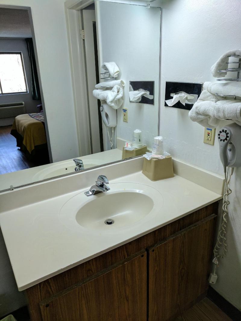 Sprucewood Inn image