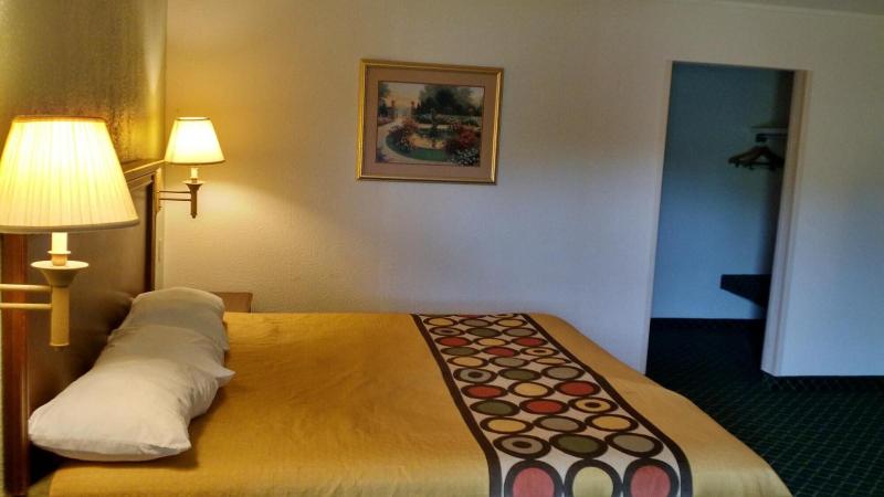 Sprucewood Inn image