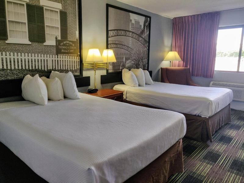Sprucewood Inn image