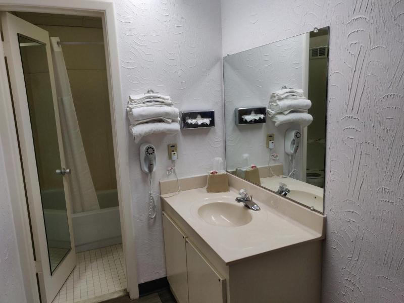 Sprucewood Inn image