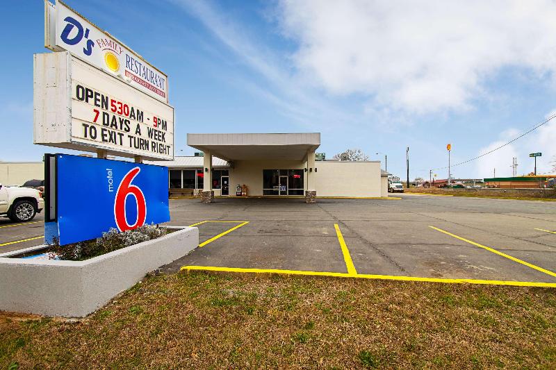 Motel 6 Alma, AR image
