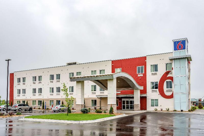 Motel 6 Mankato, MN image