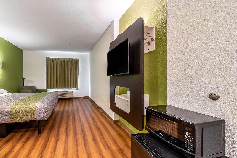Motel 6 Mankato, MN image