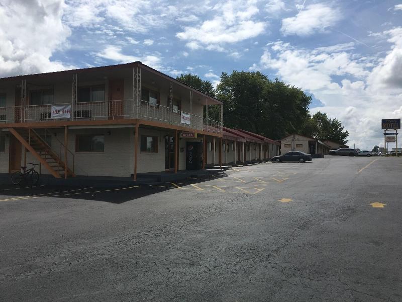 Finns Motel image