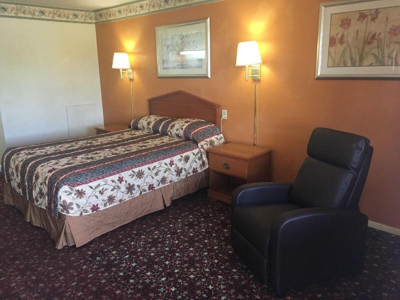 Finns Motel image