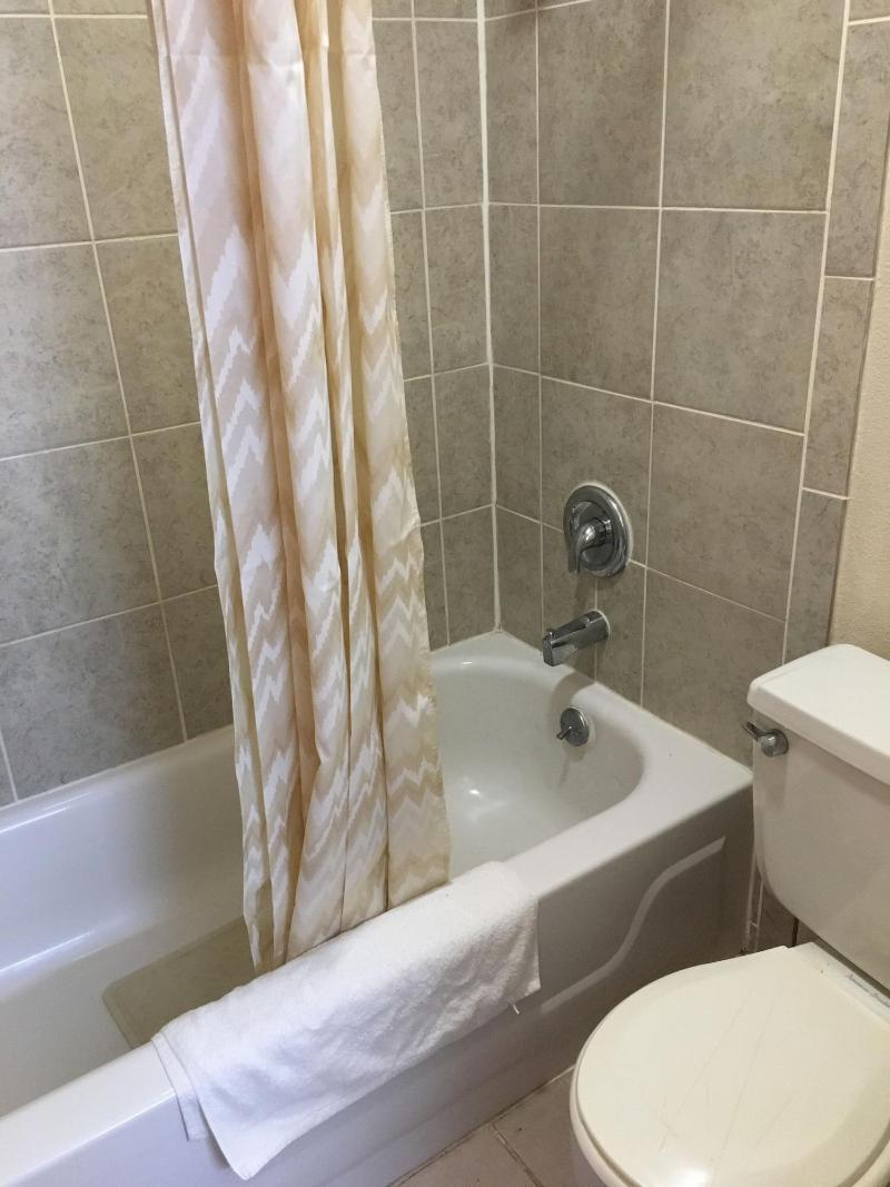 Finns Motel image