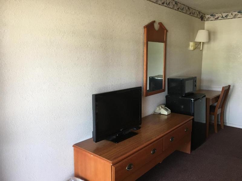 Finns Motel image