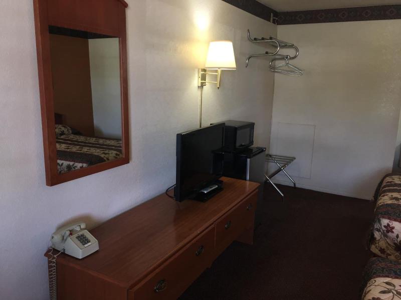 Finns Motel image
