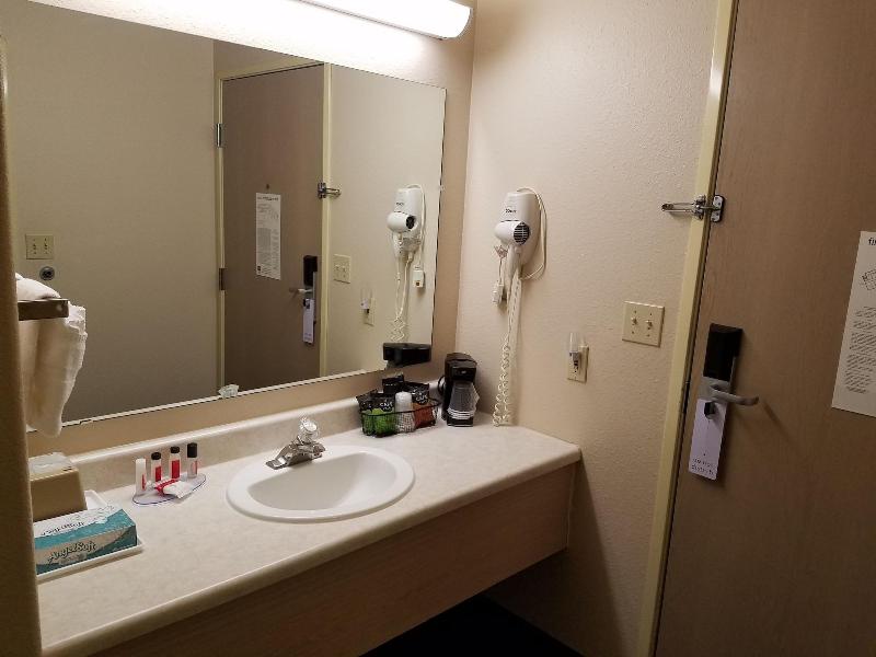 Simple Rewards Inn image