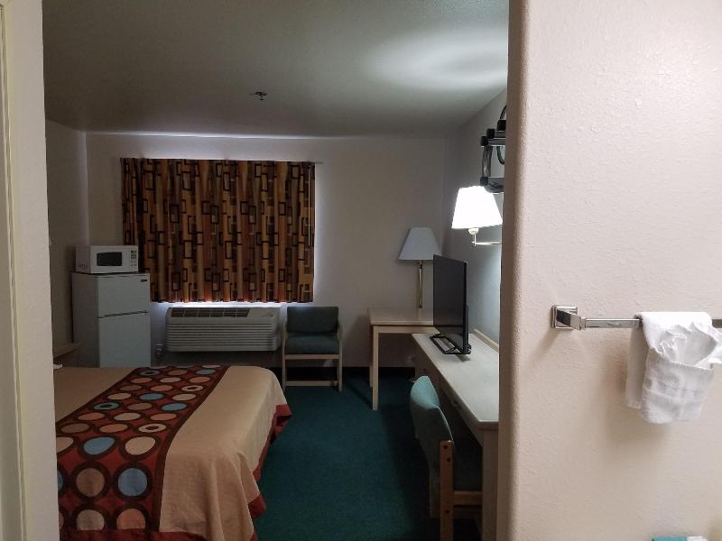 Simple Rewards Inn image