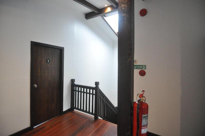 The Eight Ratvithi House image