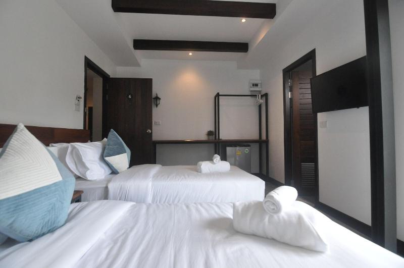 The Eight Ratvithi House image