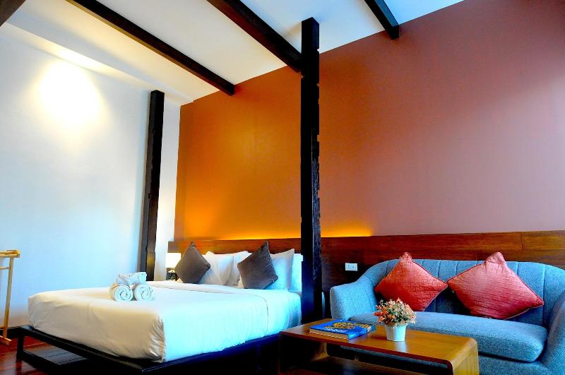 The Eight Ratvithi House image
