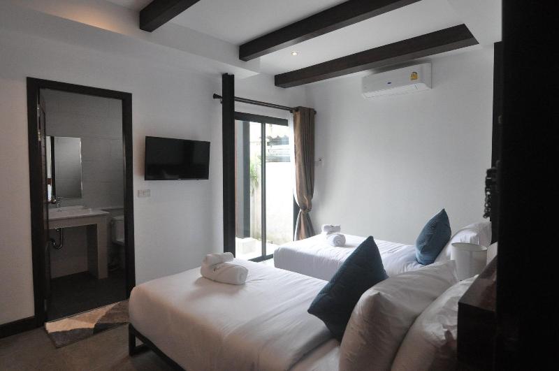 The Eight Ratvithi House image
