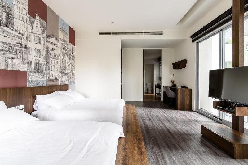 Treehouse Hostels image