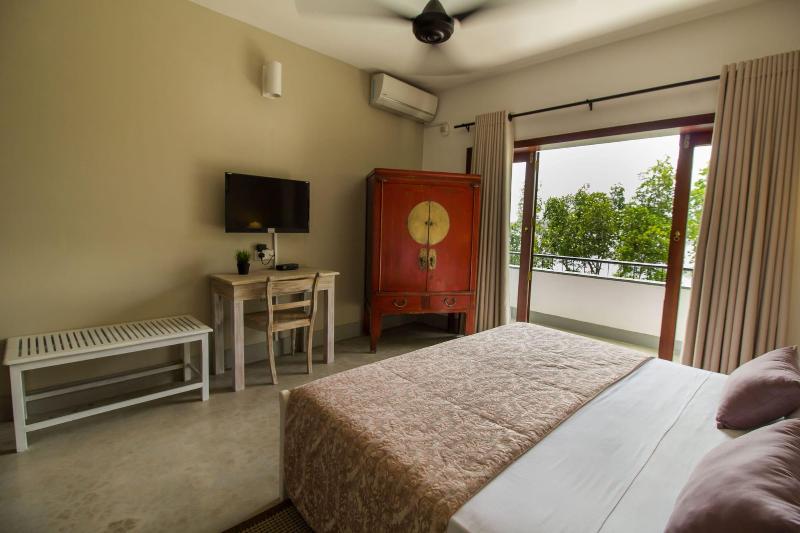 Arahtis Lake Villa image