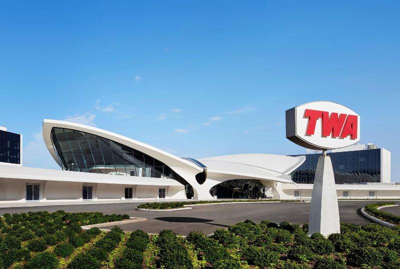 Twa Hotel image