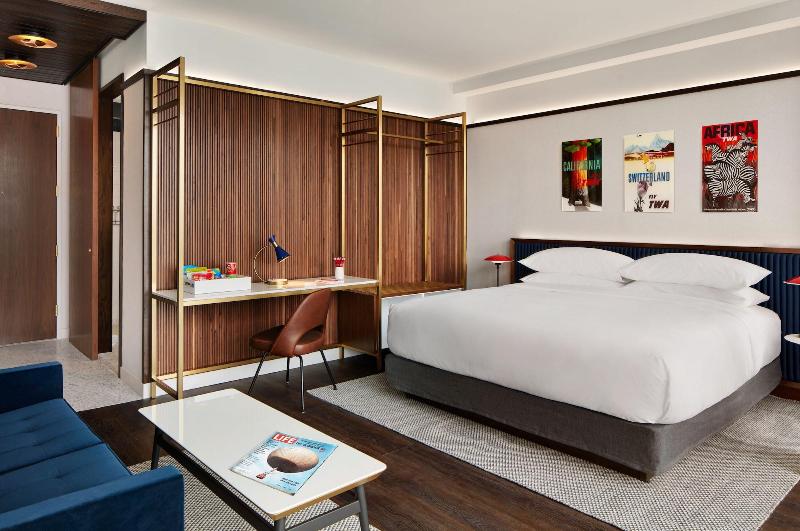 Twa Hotel image