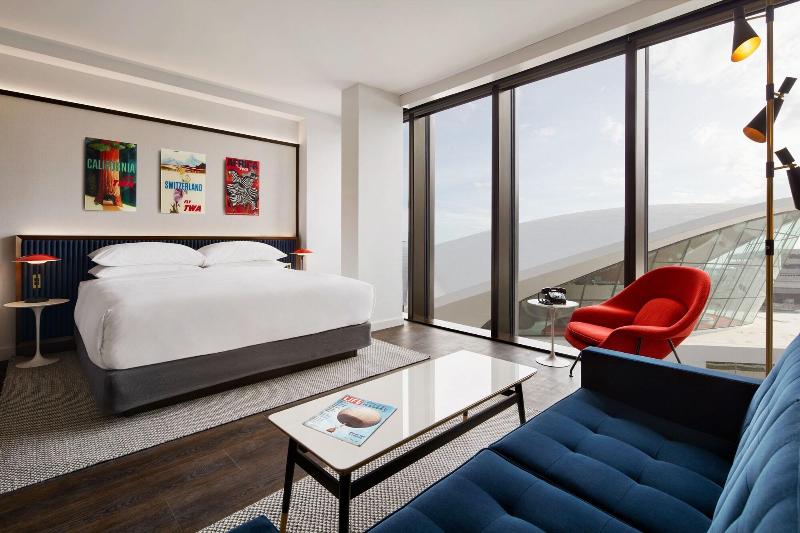 Twa Hotel image