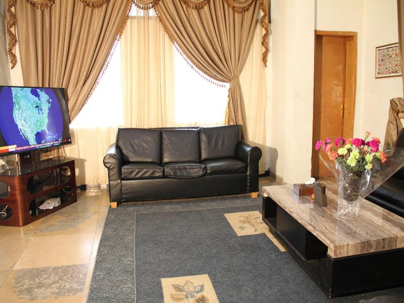 Emmad Furnished Hotel image
