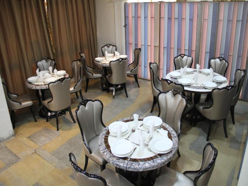 Emmad Furnished Hotel image