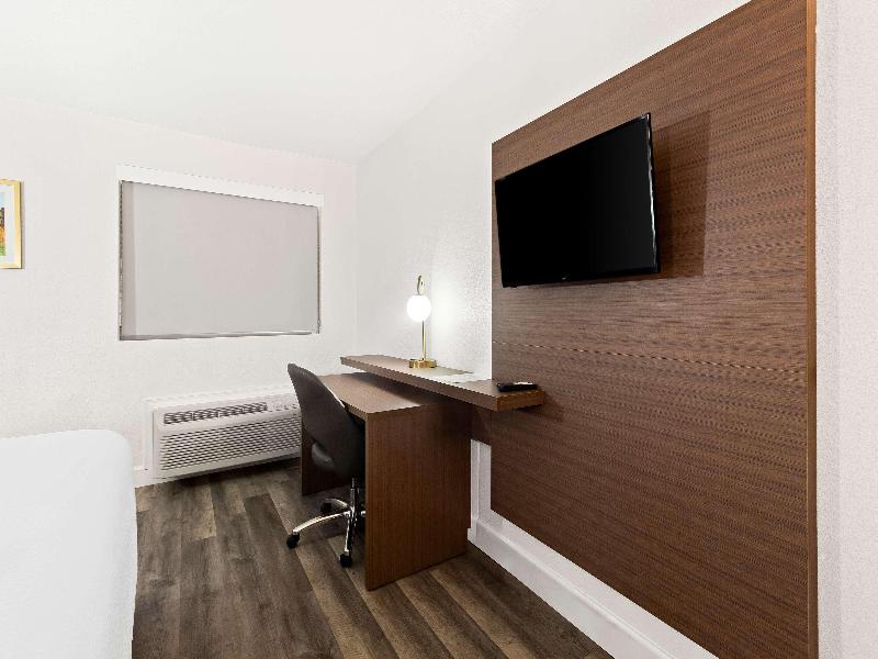 Surestay By Best Western Groves image