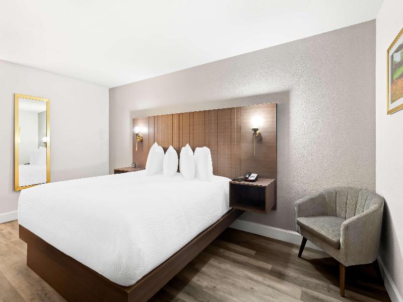 Surestay By Best Western Groves image
