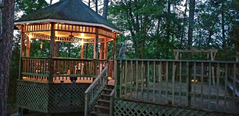 Evening Shade Inn image