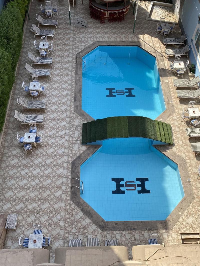 Shady Hotel — photo 3