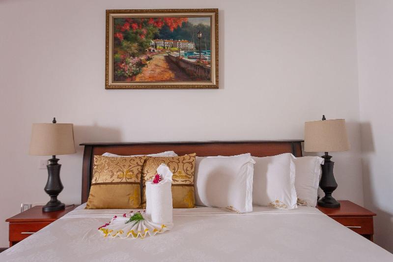 Royal Elmount Hotel image