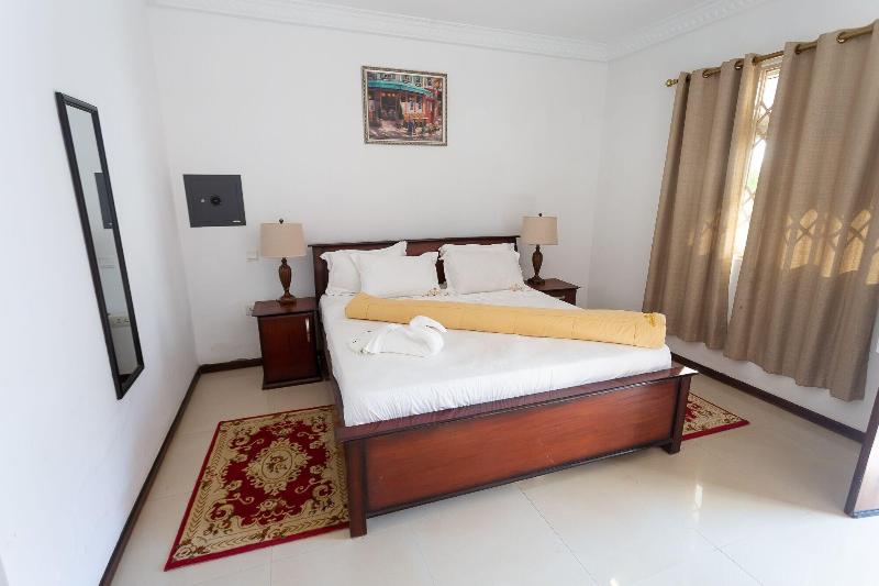 Royal Elmount Hotel image