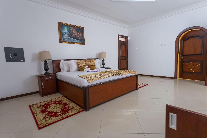 Royal Elmount Hotel image