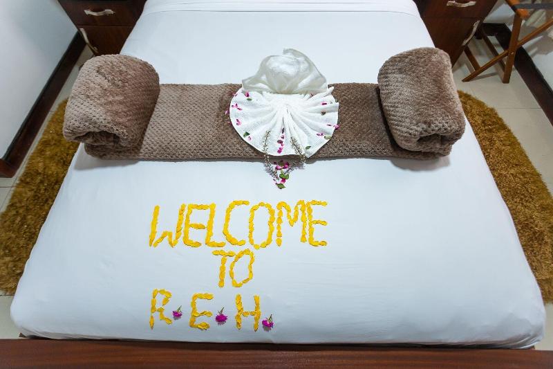 Royal Elmount Hotel image