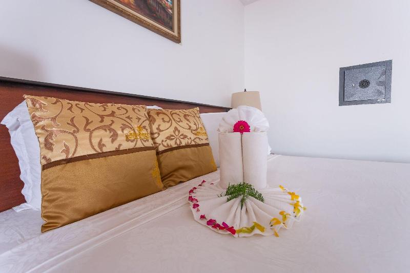 Royal Elmount Hotel image
