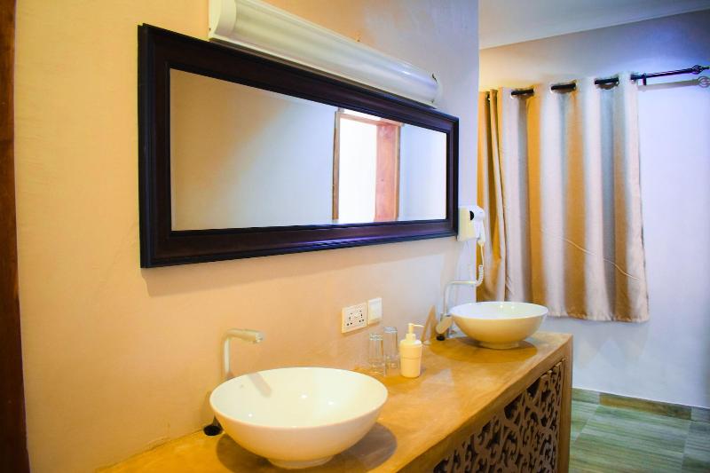 Kikoi Boutique Hotel image