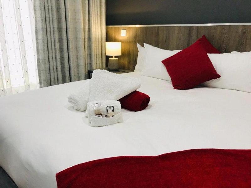 La Orchard Hotel image