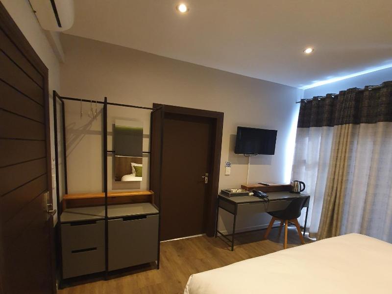 La Orchard Hotel image