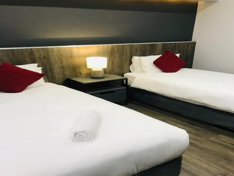 La Orchard Hotel image