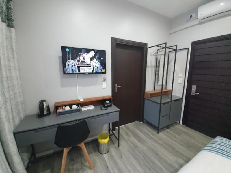 La Orchard Hotel image