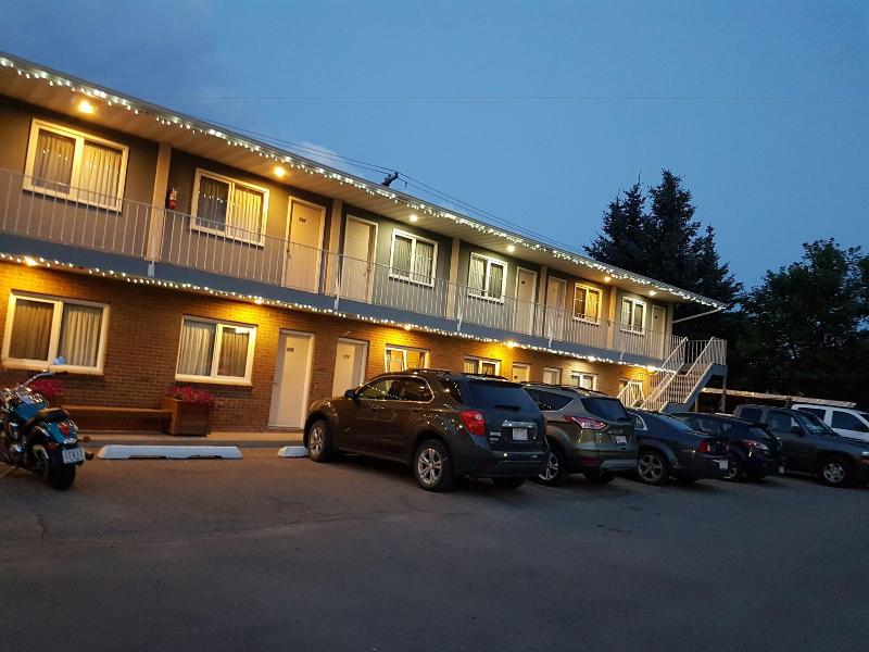 Foothills Motel