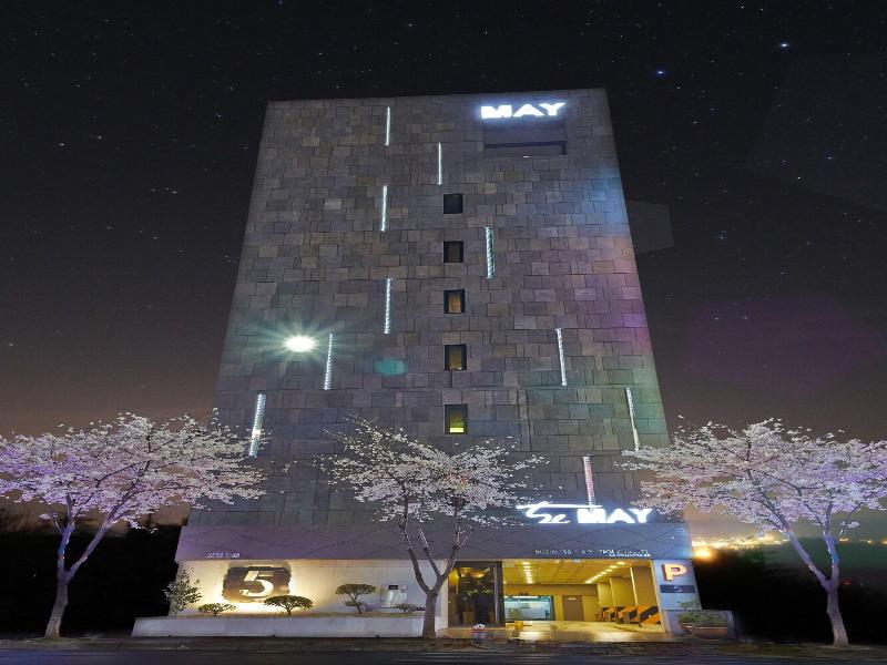 Hotel The May image
