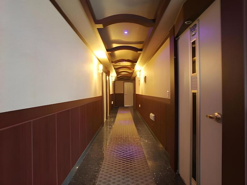Motel Nine image