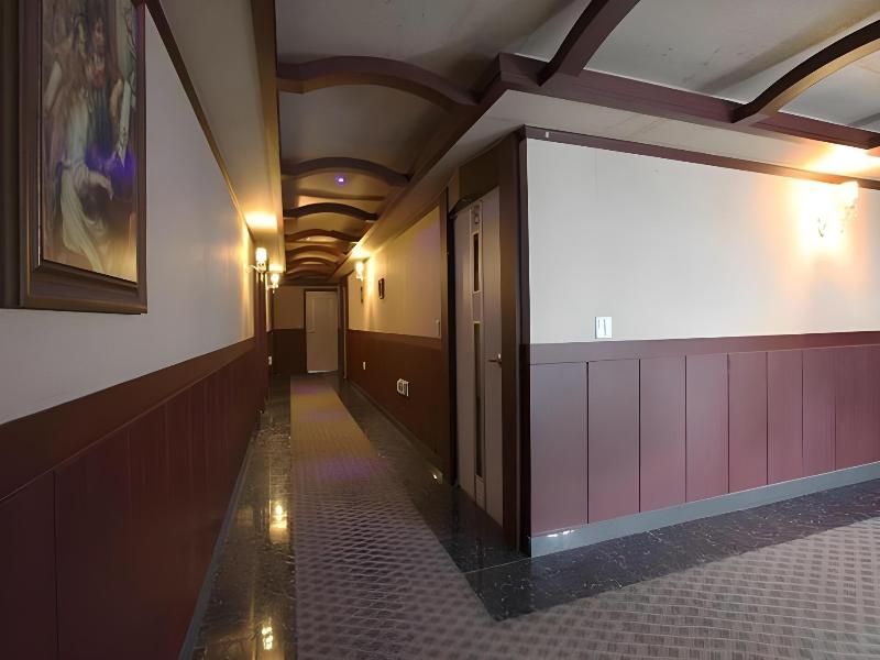 Motel Nine image