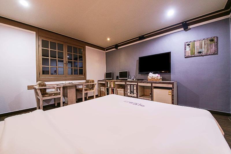 Amore Motel image